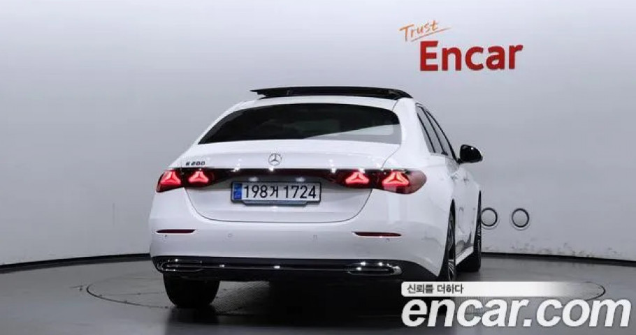 Mercedes-Benz E-Class 