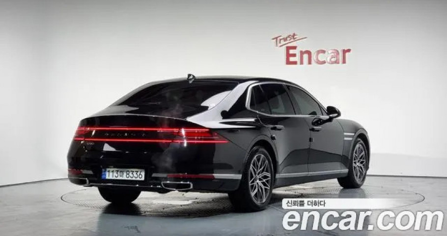 Genesis G90 