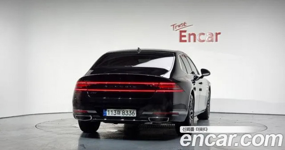 Genesis G90 