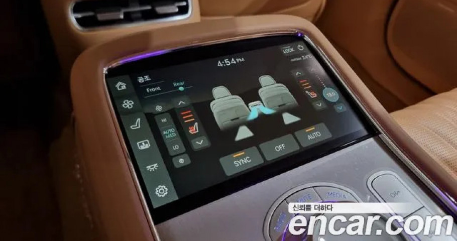 Genesis G90 