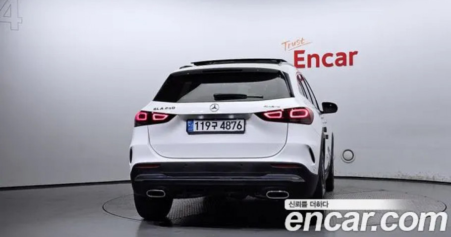 Mercedes-Benz GLA-Class 