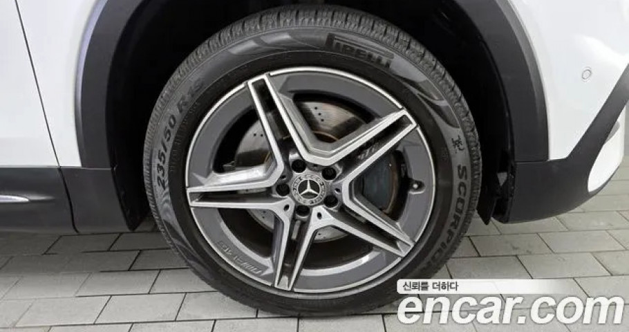 Mercedes-Benz GLB-Class 