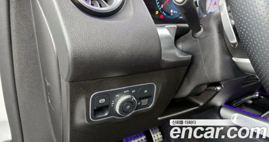 Mercedes-Benz GLB-Class 