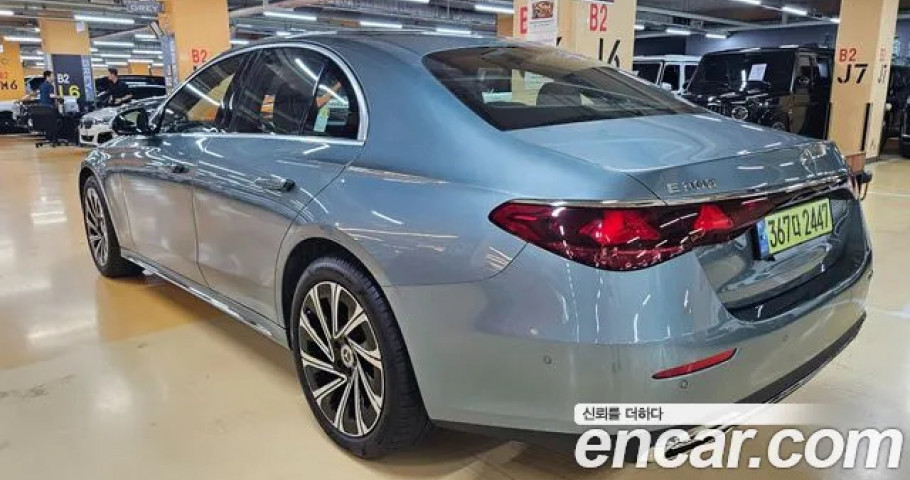 Mercedes-Benz E-Class 