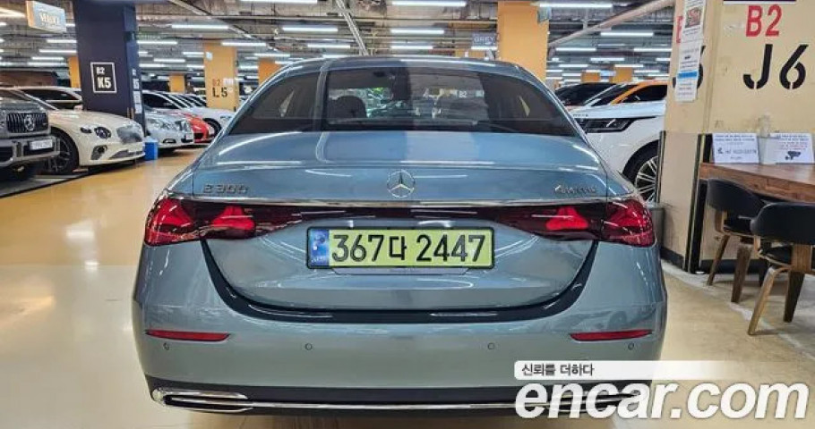 Mercedes-Benz E-Class 