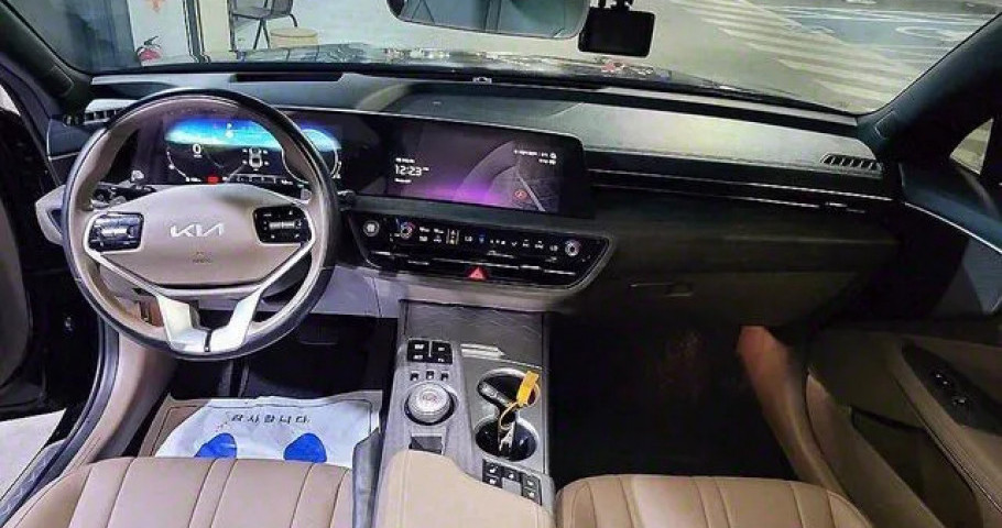 Kia K8 