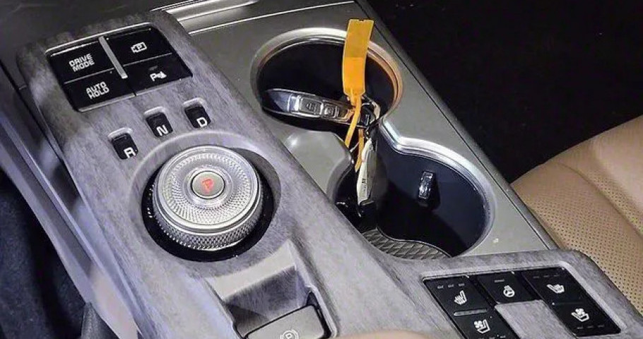 Kia K8 