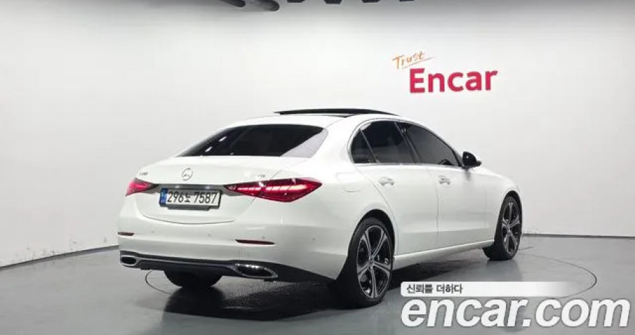 Mercedes-Benz C-Class 