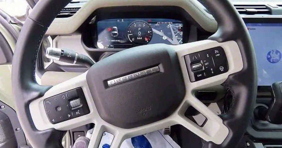 Land Rover Defender 