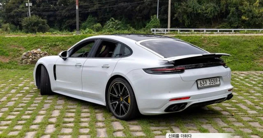 Porsche Panamera 