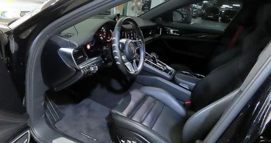 Porsche Panamera 
