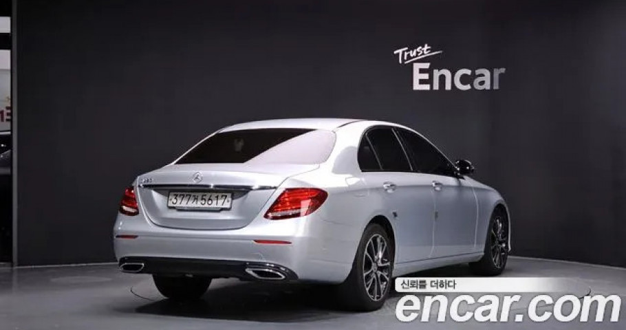 Mercedes-Benz E-Class 