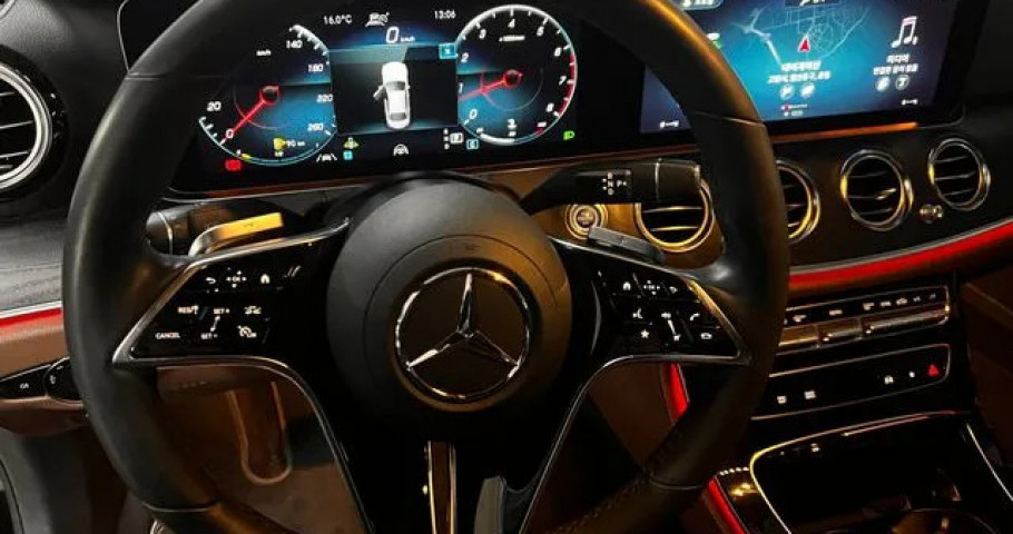 Mercedes-Benz E-Class 