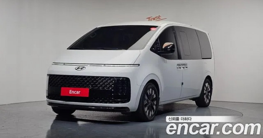 Hyundai Staria 