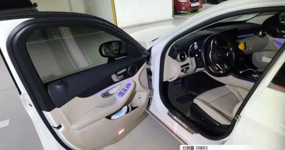 Mercedes-Benz C-Class 