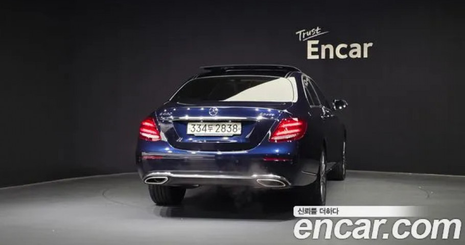 Mercedes-Benz E-Class 