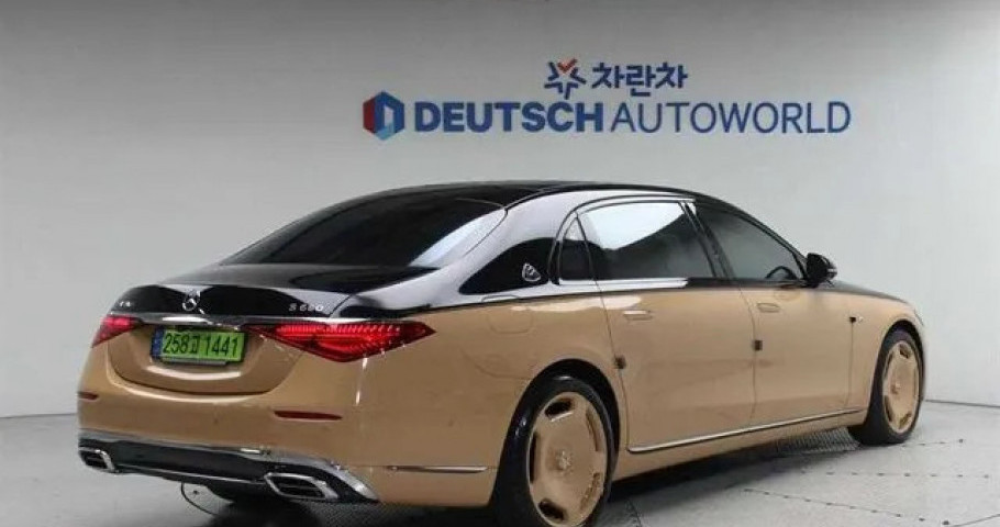 Mercedes-Benz S-Class 