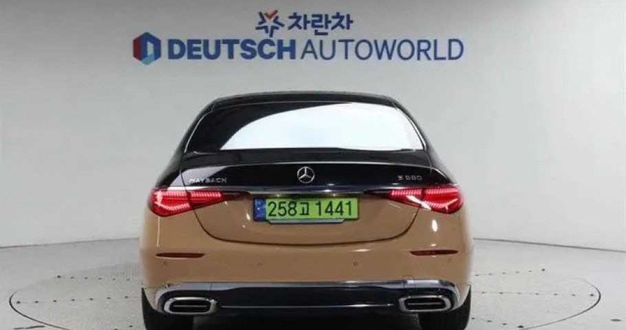 Mercedes-Benz S-Class 