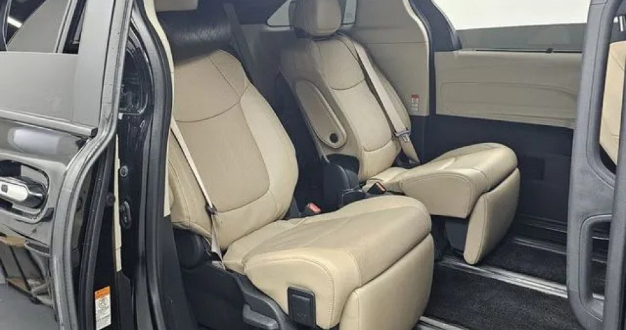 Toyota Sienna 