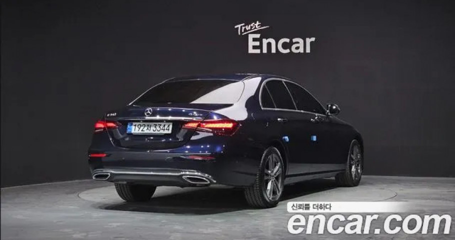 Mercedes-Benz E-Class 