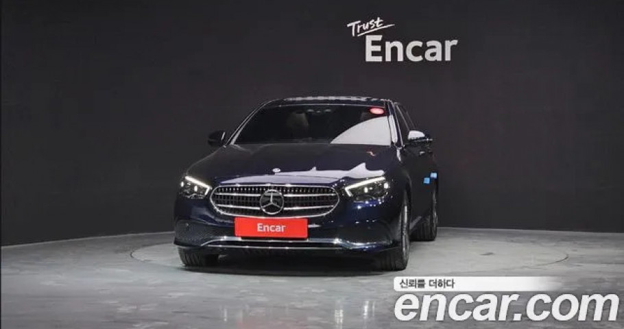 Mercedes-Benz E-Class 
