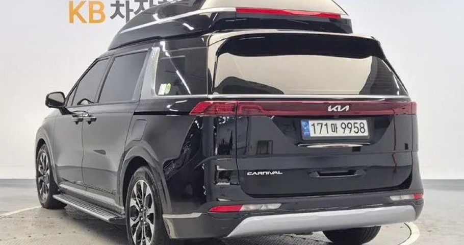 Kia Carnival 