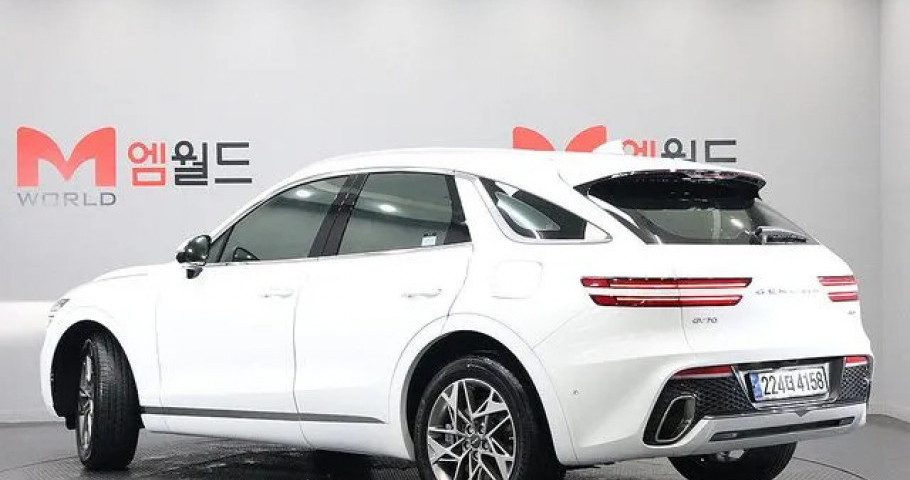 Genesis Gv70 