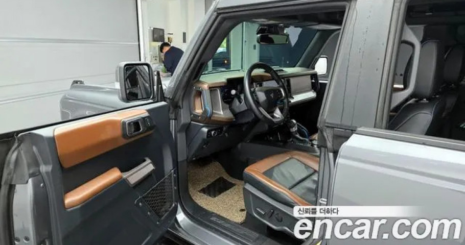 Ford Bronco 