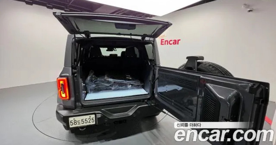 Ford Bronco 