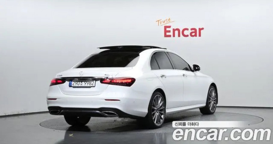 Mercedes-Benz E-Class 