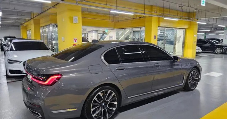 Bmw 7-Series 