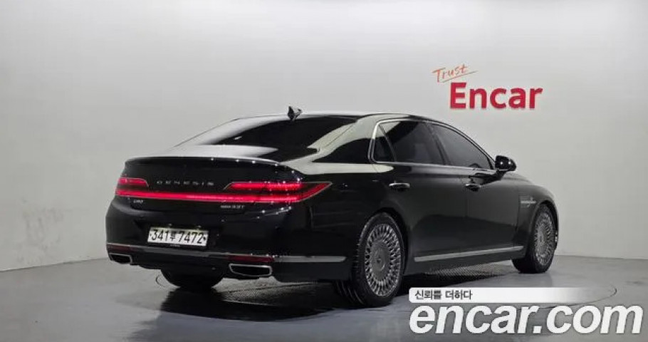 Genesis G90 