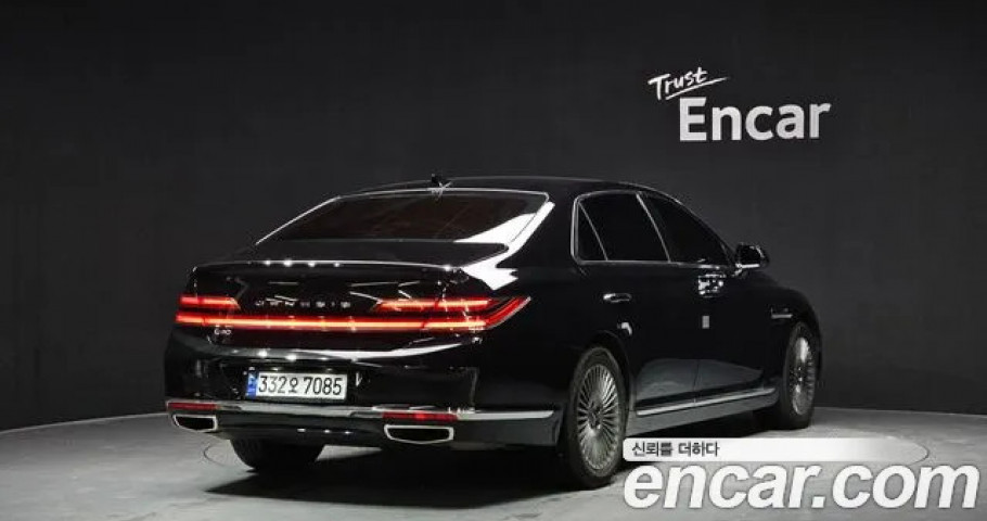 Genesis G90 