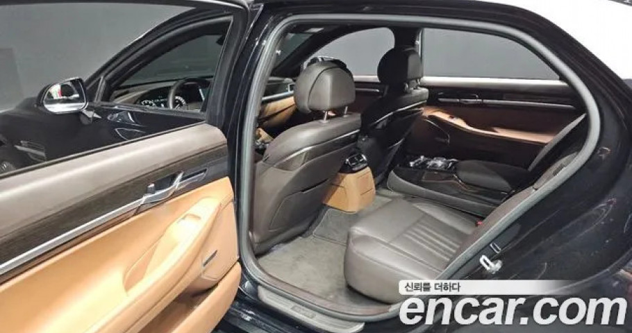 Genesis G90 