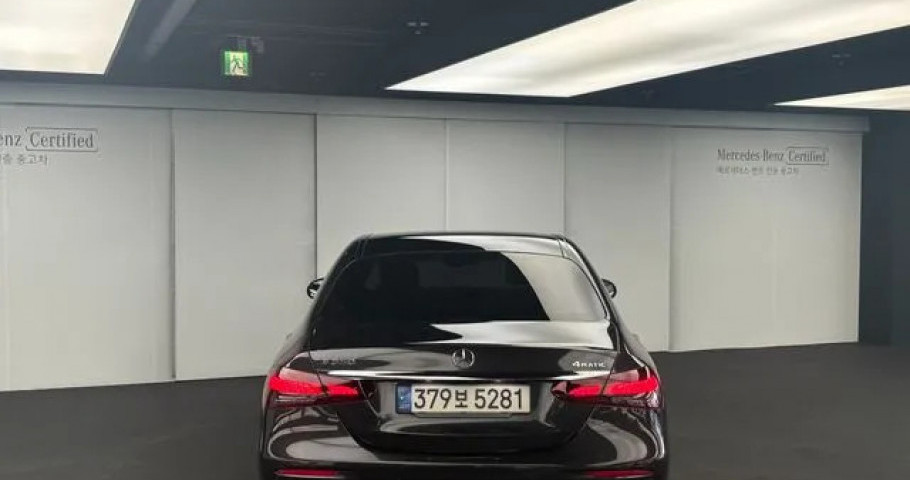 Mercedes-Benz E-Class 
