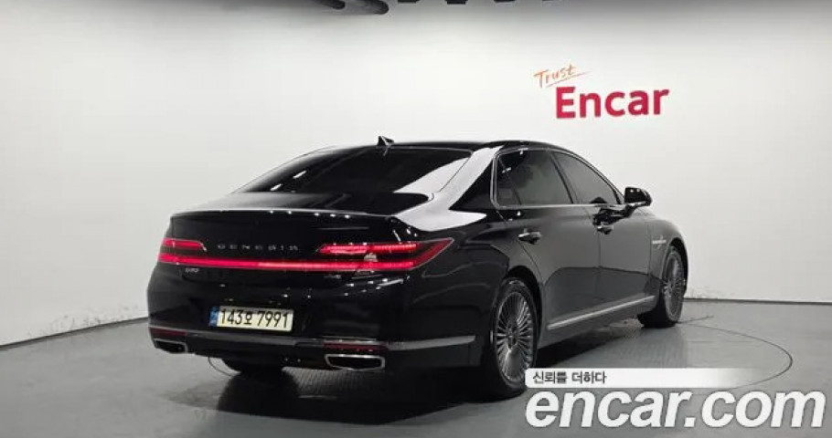 Genesis G90 