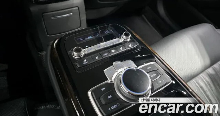 Genesis G90 