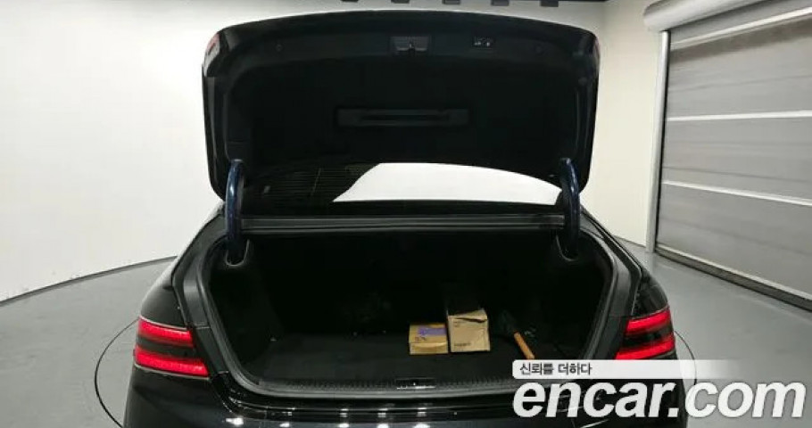 Genesis G90 