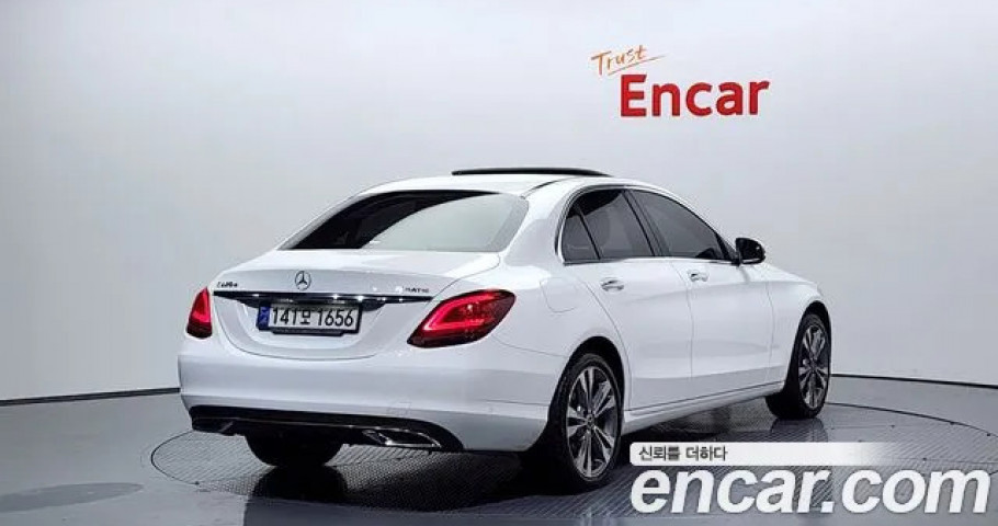 Mercedes-Benz C-Class 
