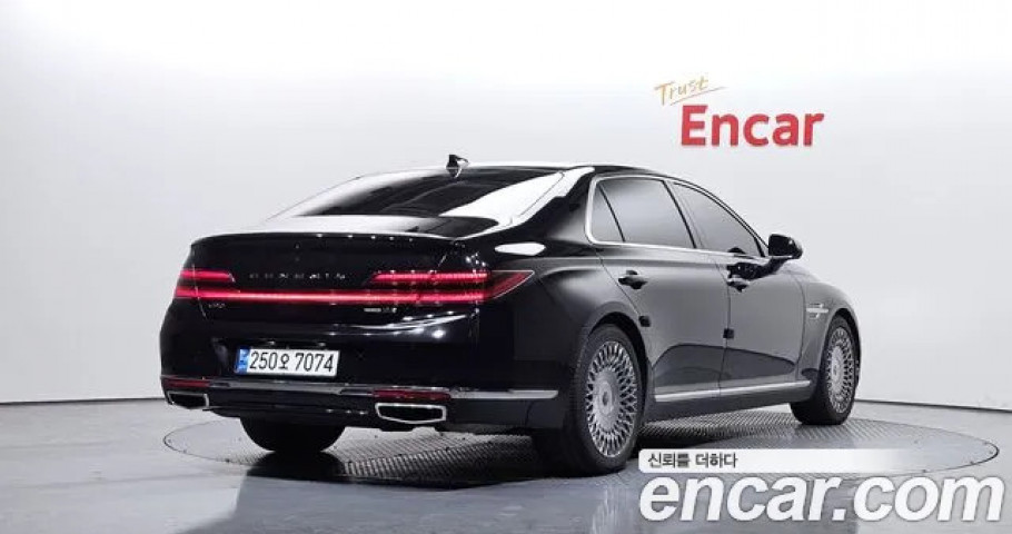 Genesis G90 