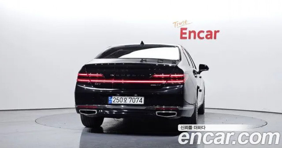 Genesis G90 