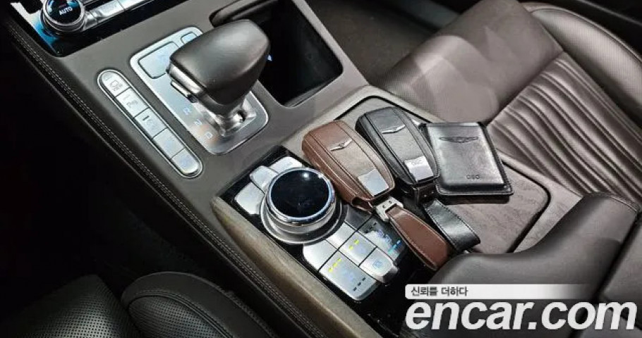 Genesis G90 
