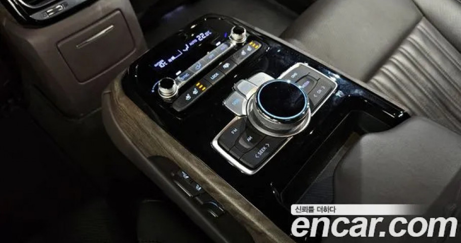 Genesis G90 