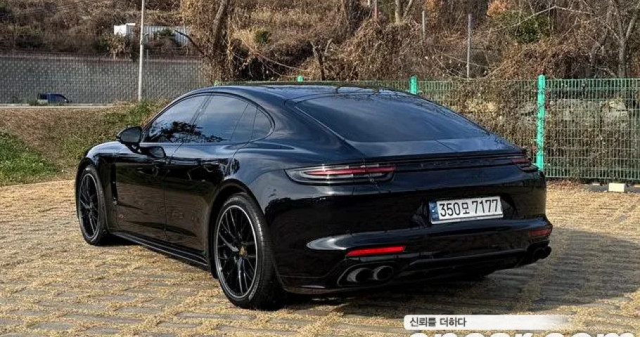 Porsche Panamera 
