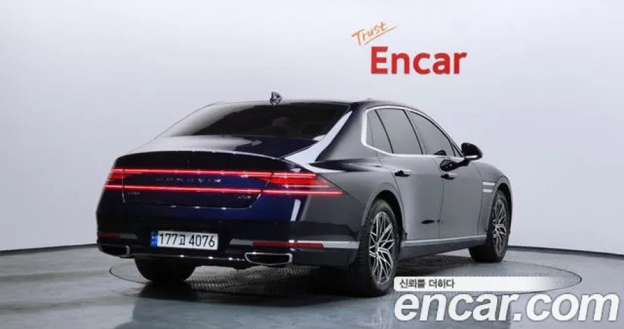 Genesis G90 