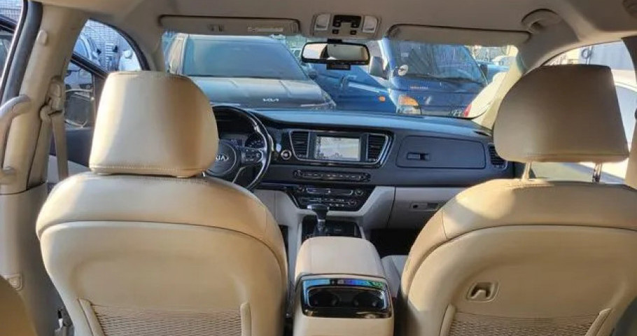 Kia Carnival 
