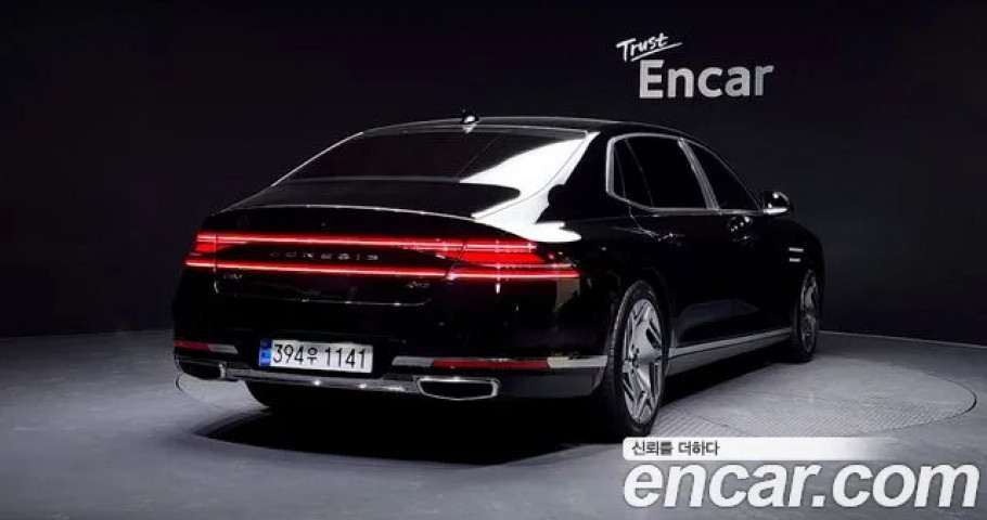 Genesis G90 