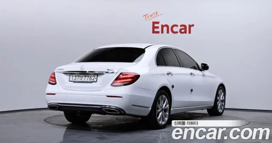 Mercedes-Benz E-Class 