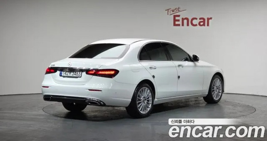 Mercedes-Benz E-Class 