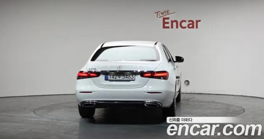Mercedes-Benz E-Class 